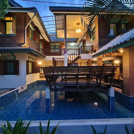 Апартаменты Tepbunthomhouse Ayutthaya Экстерьер фото