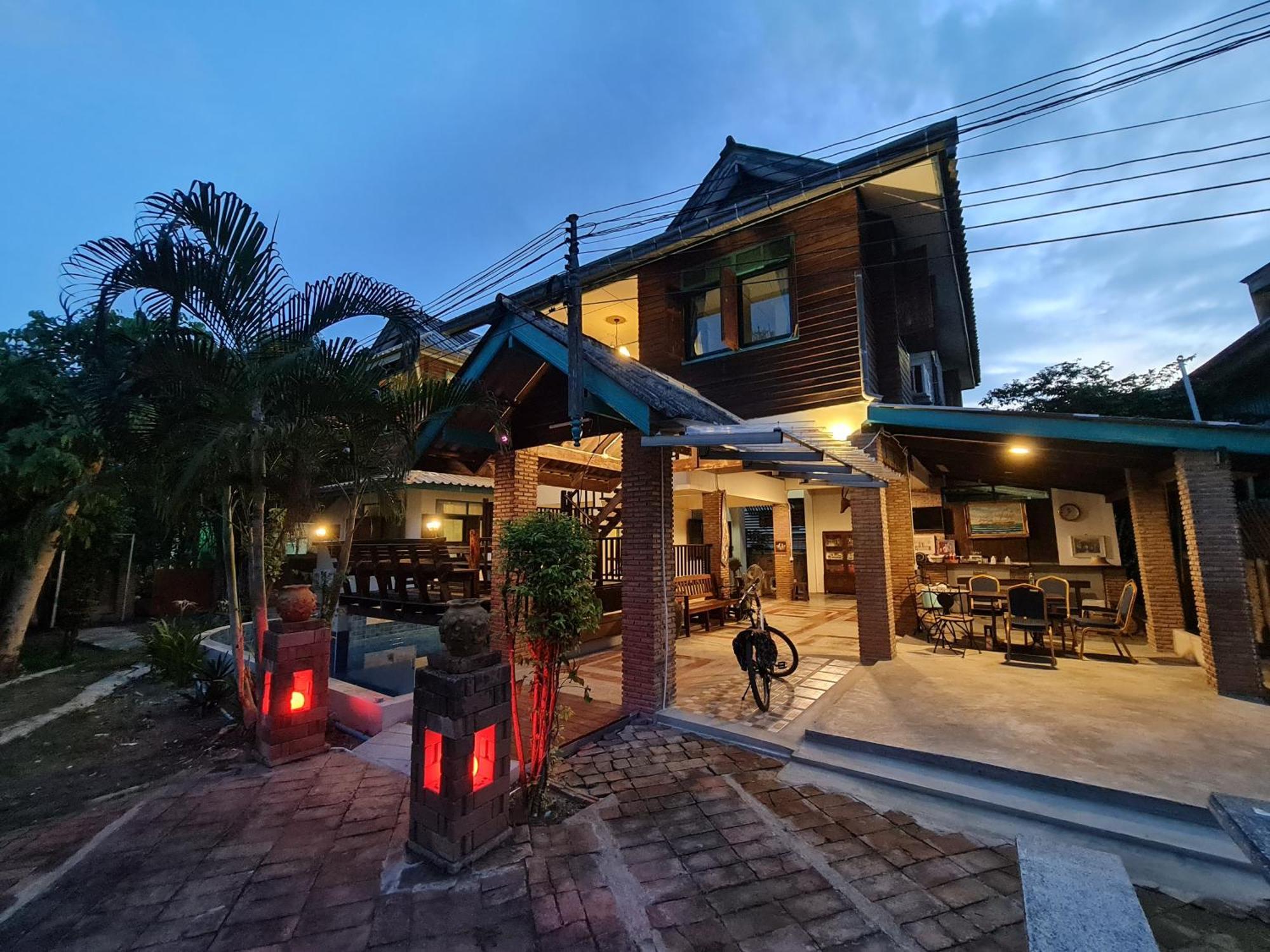 Апартаменты Tepbunthomhouse Ayutthaya Экстерьер фото
