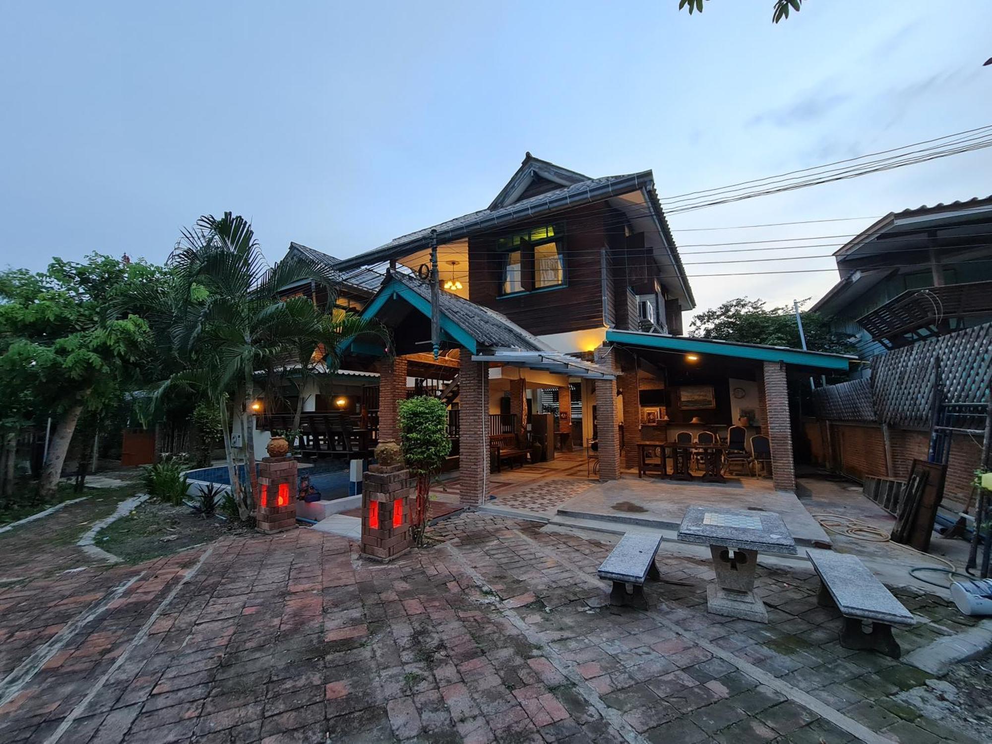 Апартаменты Tepbunthomhouse Ayutthaya Экстерьер фото