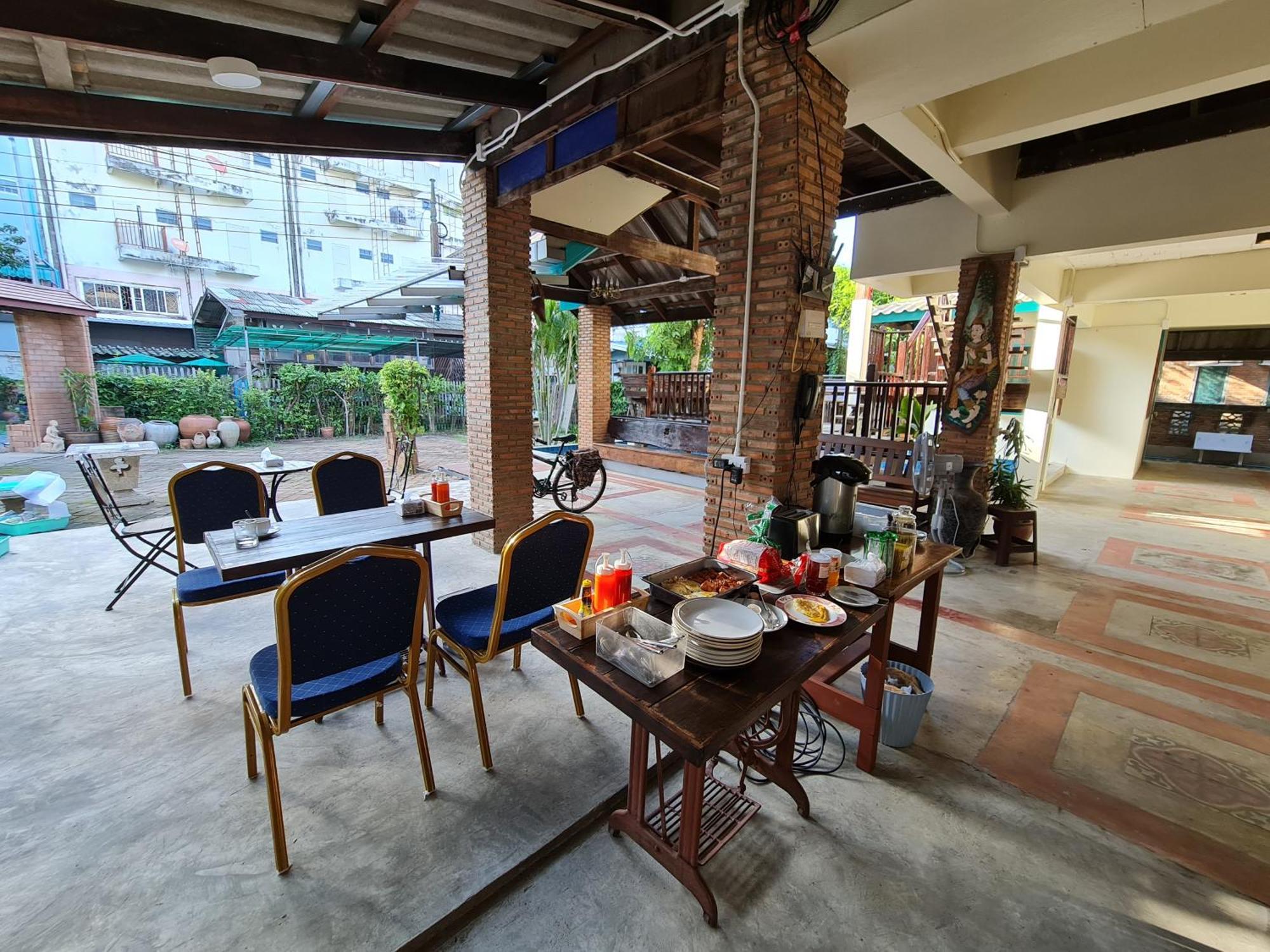 Апартаменты Tepbunthomhouse Ayutthaya Экстерьер фото